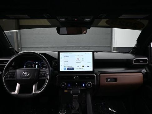 Used 2025 Toyota 4Runner Limited AWD/4WD image 21