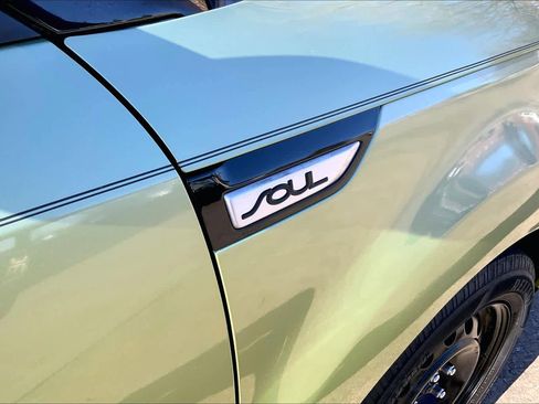 Used 2015 Kia Soul image 9