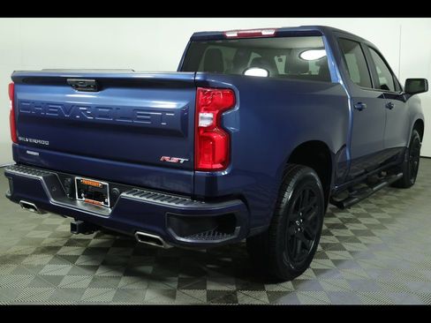 Used 2022 Chevrolet Silverado 1500 RST image 2