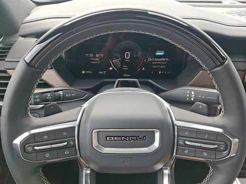 Certified 2026 GMC Acadia Denali Ultimate w/ LPO, Floor Liner Package AWD/4WD image 20