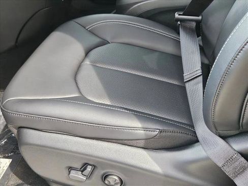 New 2026 Chrysler Pacifica Select FWD image 4