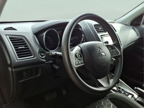 Used 2024 Mitsubishi Outlander Sport ES image 13