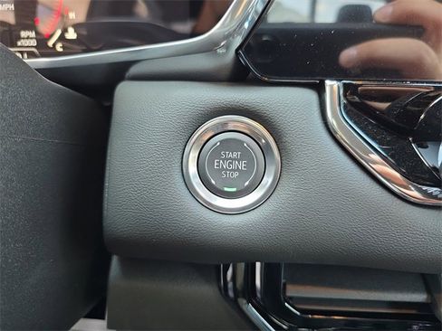 New 2025 GMC Canyon Elevation w/ Convenience Package image 27