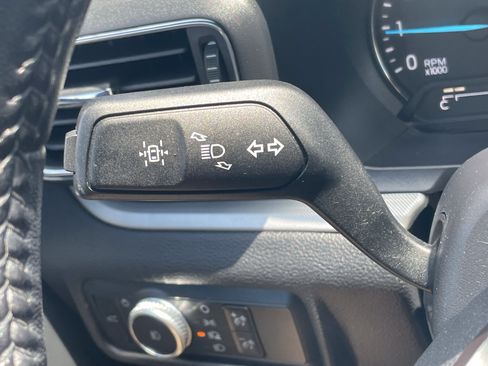 Used 2020 Ford Explorer XLT w/ Equipment Group 202A AWD/4WD image 17