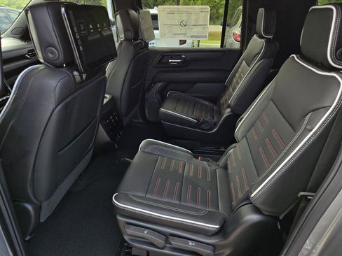 New 2026 GMC Yukon XL AT4 Ultimate image 4