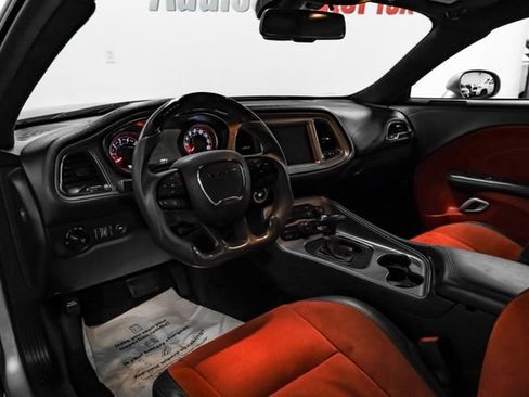 Used 2017 Dodge Challenger R/T RWD image 3
