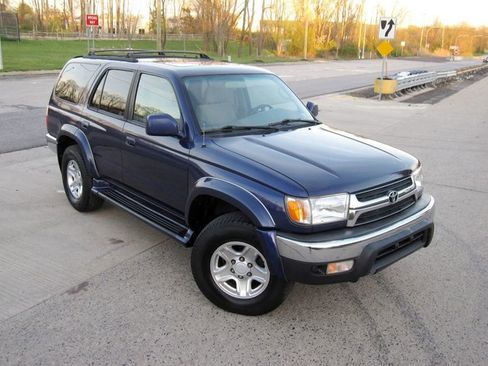 Used 2002 Toyota 4Runner SR5 image 2