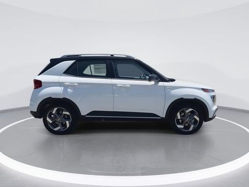 New 2026 Hyundai Venue SEL FWD image 9