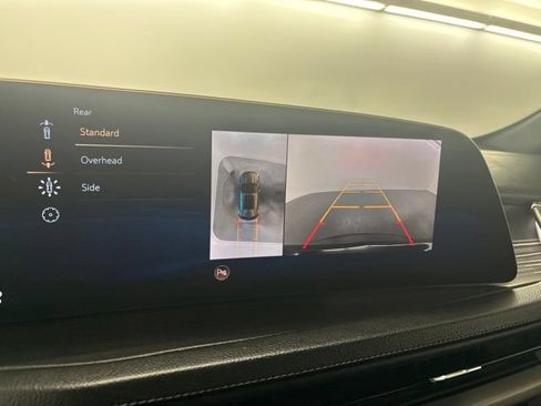 Used 2025 Cadillac XT4 Premium Luxury FWD image 24