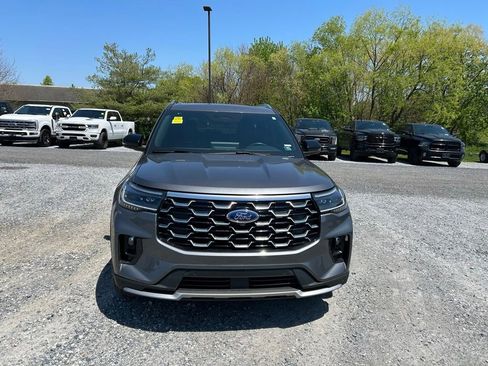 Used 2025 Ford Explorer Platinum w/ Ultimate Package AWD/4WD image 17