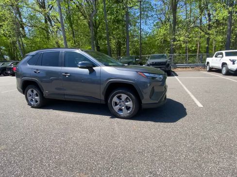 Used 2024 Toyota RAV4 XLE AWD/4WD image 6