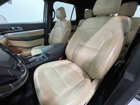 Used 2016 Ford Explorer XLT w/ Equipment Group 202A image 15