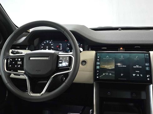 Used 2024 Land Rover Discovery Sport Dynamic SE image 22