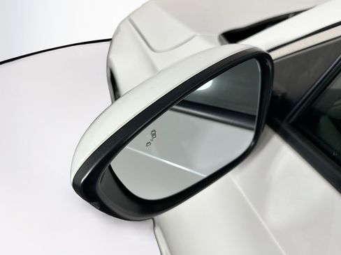 Used 2019 Honda Accord Touring image 16