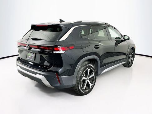 Used 2025 Volkswagen Tiguan SE image 9