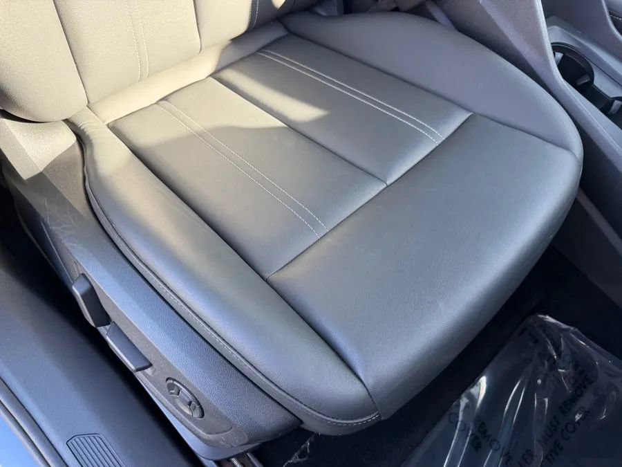 Used 2023 Audi Q4 e-tron Premium Plus AWD/4WD image 31