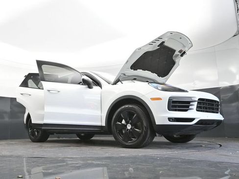 Used 2020 Porsche Cayenne AWD/4WD image 36