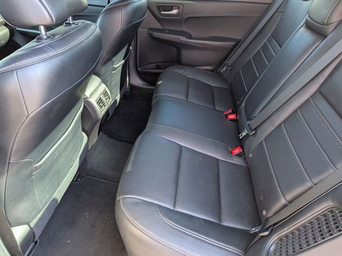 Used 2015 Toyota Camry XLE image 10