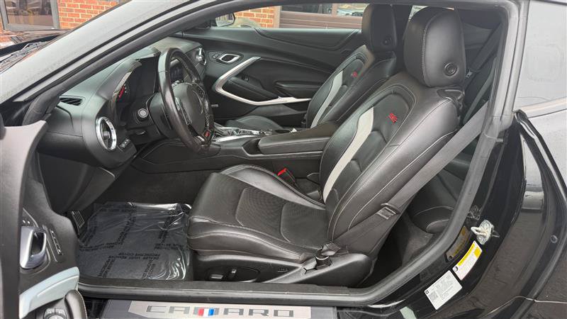 Used 2020 Chevrolet Camaro SS RWD image 14