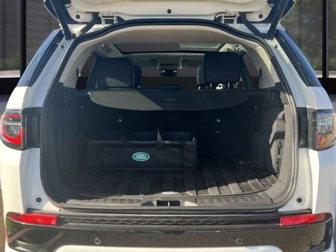Used 2025 Land Rover Discovery Sport S image 18