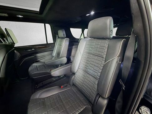 Certified 2024 Cadillac Escalade ESV Premium Luxury Platinum AWD/4WD image 20