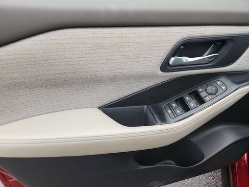 Used 2023 Nissan Rogue SV FWD image 10