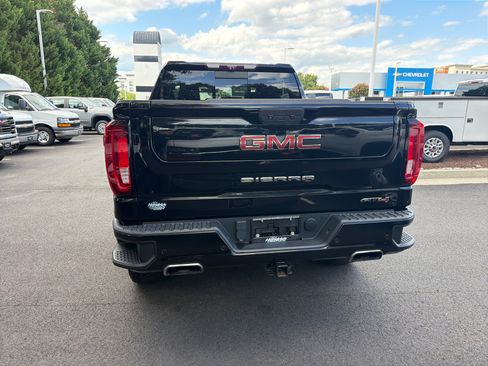 Used 2021 GMC Sierra 1500 AT4 w/ AT4 Value Package AWD/4WD image 9