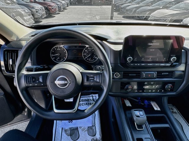 Used 2024 Nissan Pathfinder S AWD/4WD image 10