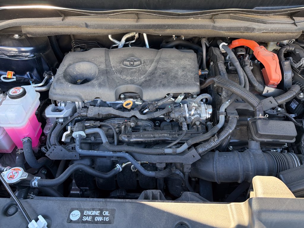 Used 2025 Toyota Sienna Platinum AWD/4WD image 15