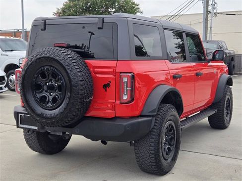 Used 2024 Ford Bronco Wildtrak image 7