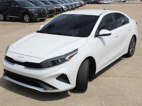 Used 2022 Kia Forte LXS w/ LXS Technology Package image 7