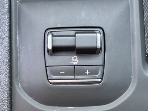Used 2025 GMC Sierra 2500 AT4 w/ AT4 Premium Plus Package AWD/4WD image 19