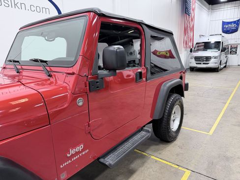 Used 2005 Jeep Wrangler Unlimited AWD/4WD image 20