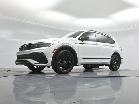 Used 2022 Volkswagen Tiguan SE R-Line FWD image 43