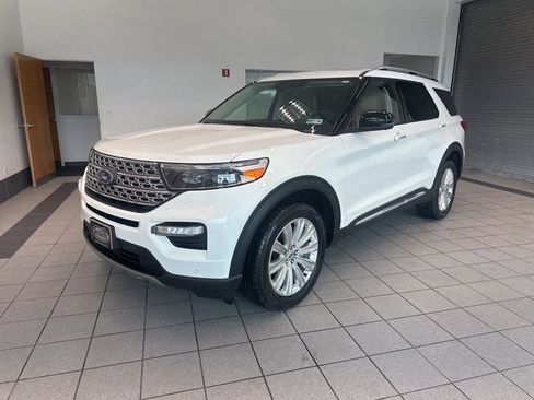 Used 2022 Ford Explorer Limited w/ Equipment Group 301A image 8