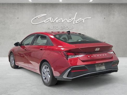 Used 2024 Hyundai Elantra SEL FWD image 14
