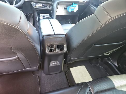 Certified 2023 Buick Envision Essence AWD/4WD image 23