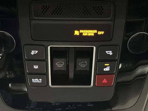 Used 2024 Kia Carnival SX Prestige FWD image 26