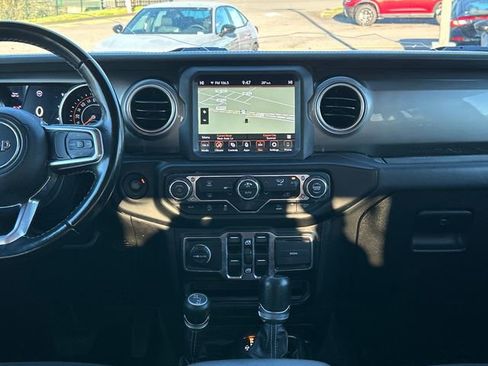 Used 2021 Jeep Wrangler Unlimited Sahara w/ Uconnect 4C Nav & Sound Group AWD/4WD image 21