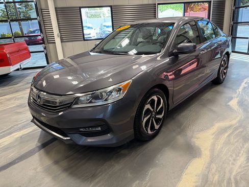 Used 2017 Honda Accord EX-L image 3