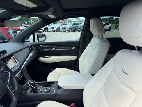 Used 2021 Cadillac XT5 Sportv w/ LPO, Floor Liner Package AWD/4WD image 15