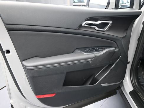 Used 2026 Kia Sportage EX w/ EX Panorama Roof Package image 16