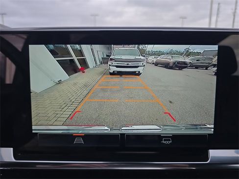 Used 2024 GMC Sierra 1500 Elevation image 21