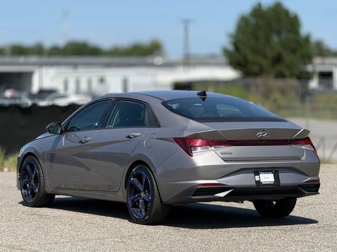 Used 2021 Hyundai Elantra SEL FWD image 10