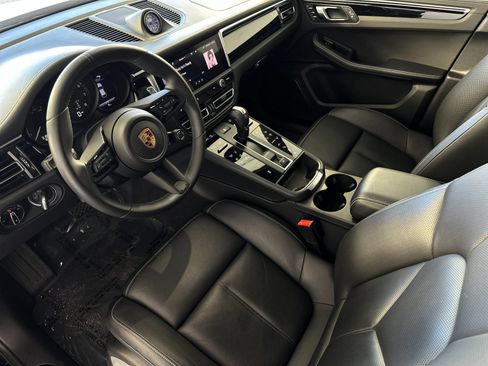 Certified 2023 Porsche Macan Turbo AWD/4WD image 4