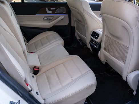 Used 2023 Mercedes-Benz GLS 450 4MATIC image 30