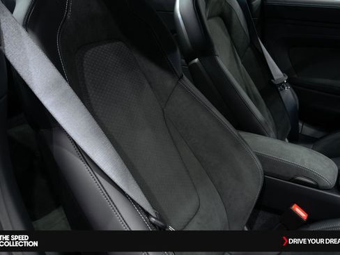 Used 2025 Porsche 911 Carrera GTS image 24