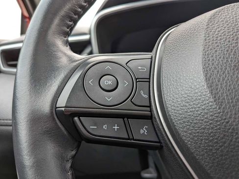 Used 2022 Toyota Corolla Cross XLE image 24