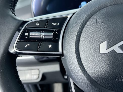 Certified 2025 Kia Seltos S image 16