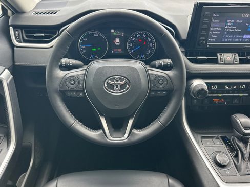 Used 2022 Toyota RAV4 XLE Premium AWD/4WD image 14